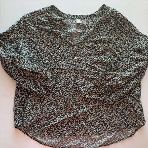 Old Navy Black and White Leaf Print Top | XXL